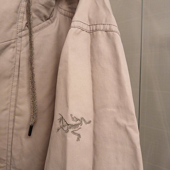 Arc’teryx Light Gray Windbreaker Shell - Picture 9 of 13